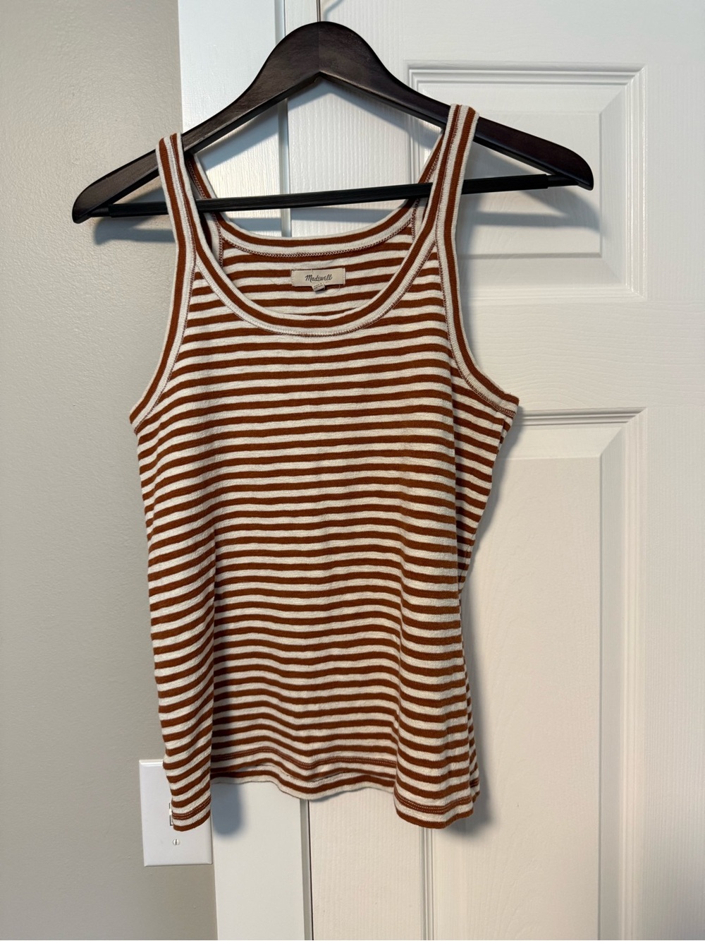 Madewell tank. Rust and white stripe. L.